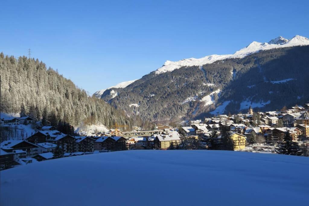 Appartement In Hus Signal Met Prachtig Uitzicht Op De Bergen Klosters Exteriér fotografie